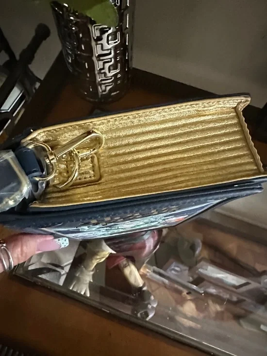 Hocus Pocus Decorative Book Clutch /crossbody Cauldron Art Loungefly NWT Disney - Picture 3 of 8